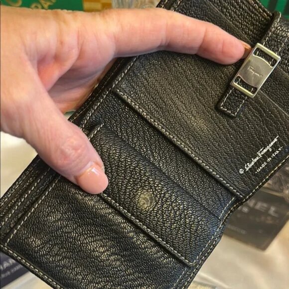 Salvatore Ferragamo Chic Black Wallet with Silver Accent - Picture 3 of 10